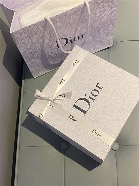 Discreet Packaging DIOR Clothes